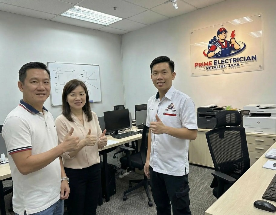 Customer consultation at office